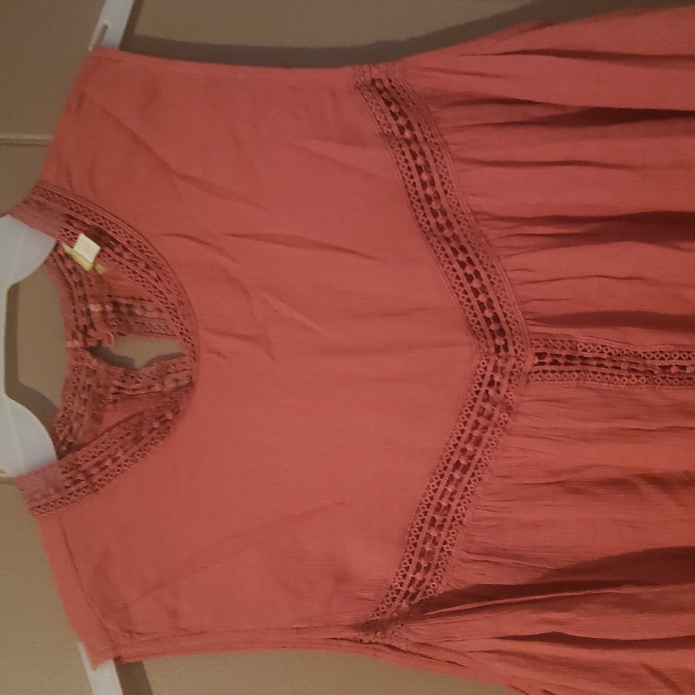 Top - Picture 2 of 4